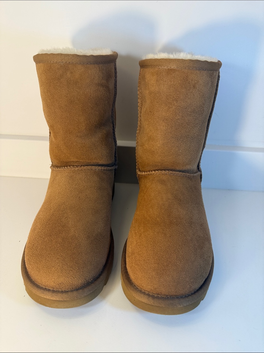 UGG Australia Classic Chestnut Short Shearling-Lined Winter Boots - Size 6